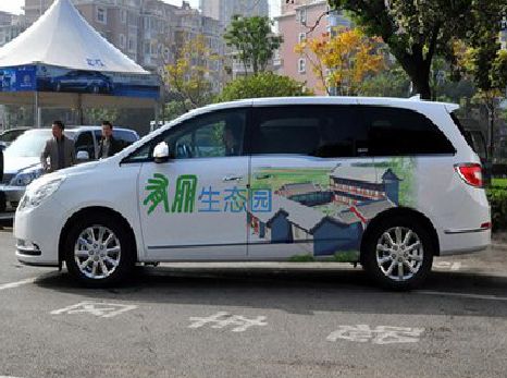 宜都户外车贴喷绘如何保持效果?